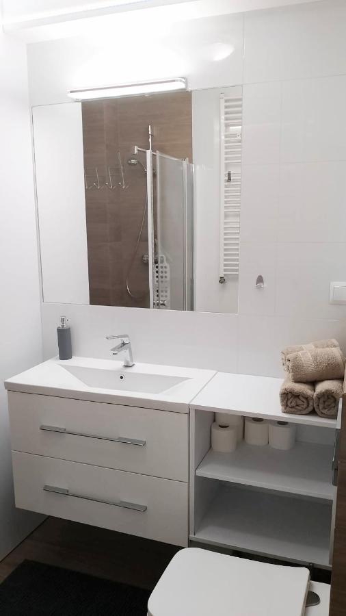 Apartament Zalesie Z Tarasem Lubin  Bagian luar foto